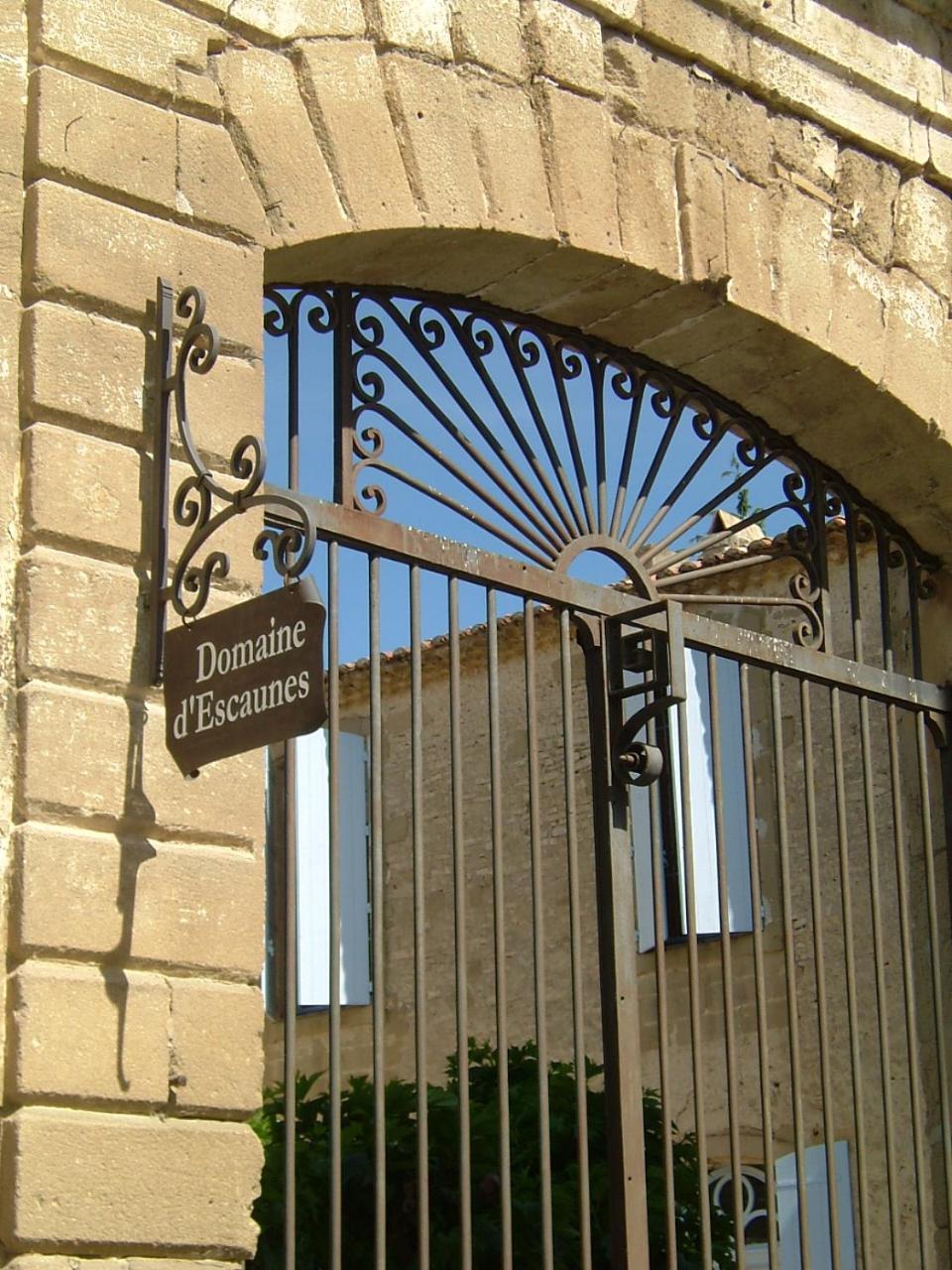 Domaine Des Escaunes Sernhac Εξωτερικό φωτογραφία